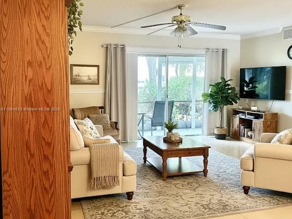 111 S Hollybrook Dr APT 107, Pembroke Pines, FL 33025