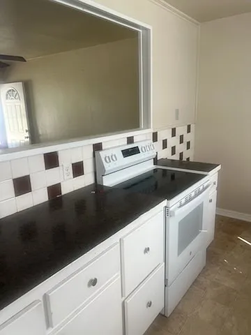 3 bed, $1,100 — Photo 2