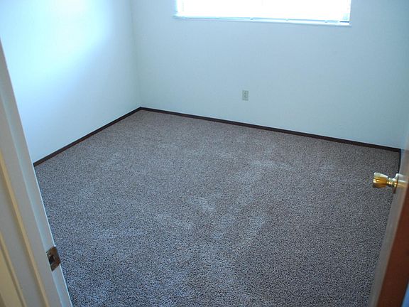 4th image of 240 Freitas Ave