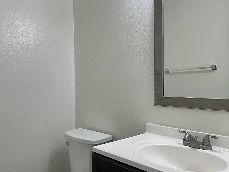 160 N Fonda St #2 — Photo 38