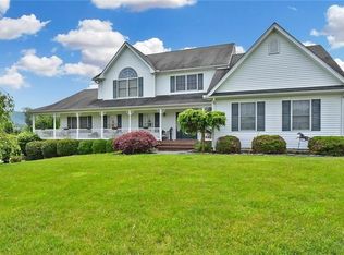 105 Hahn Rd, Stroudsburg, PA 18360