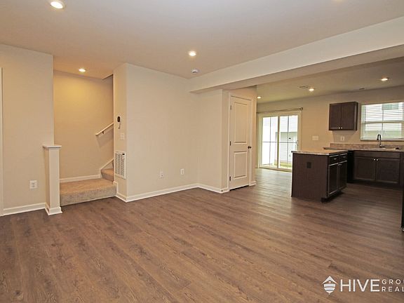 4th image of 3325 Marble Loop