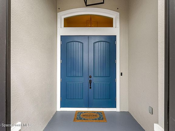 5th image of 322 Trotters St