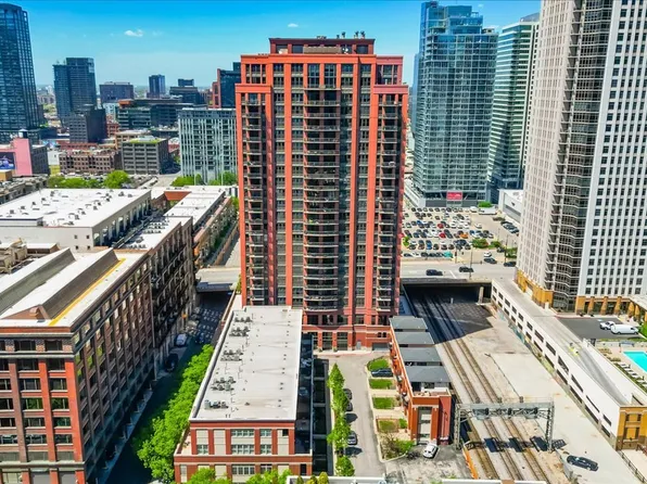 324 N Jefferson St APT 307, Chicago, IL 60661