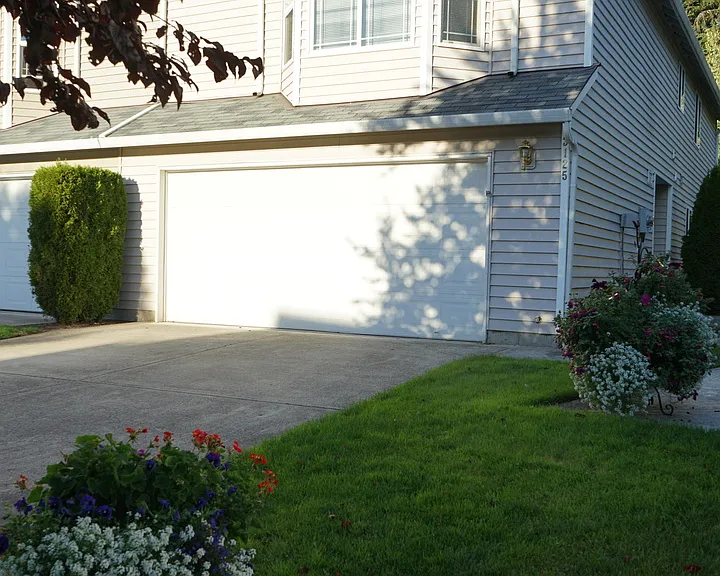 3125 NE 118th Ave — Photo 2