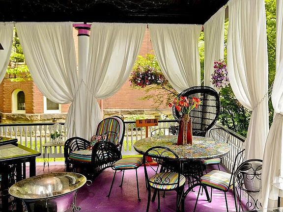 Wonderful porch