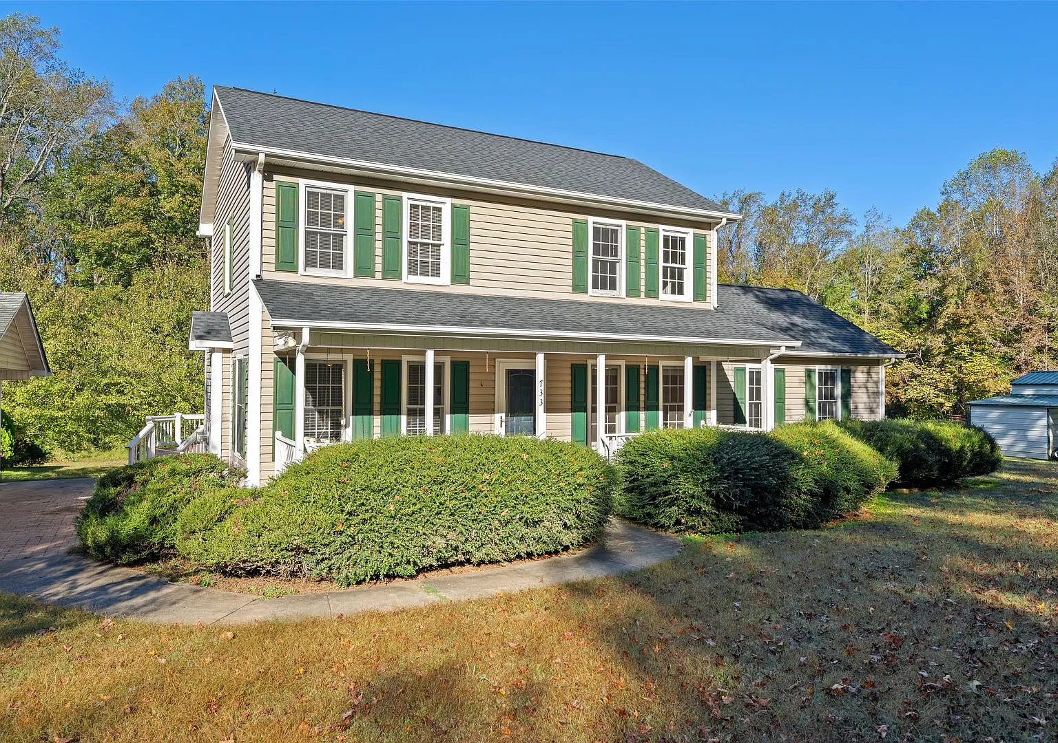 Updated 3 Br + Den Home W/ Workshop, Rv Parking Near Downtown Hillsborough — Photo 1