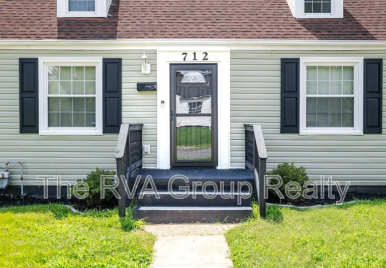 712 Hill Top Dr — Photo 4