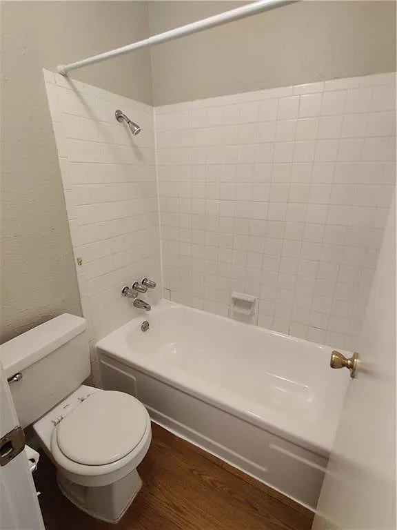Studio, 1.0 bath, 400 sqft, $725 — Photo 4
