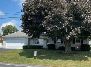 43 Farmland Rd, Leola, PA 17540