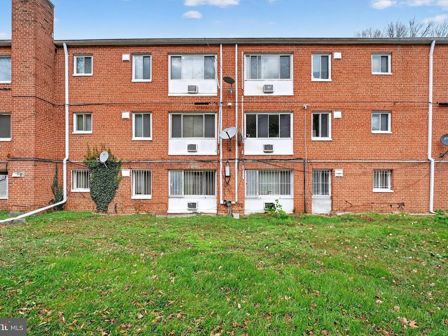 2 bed, 900 sqft, $1,350 — Photo 3