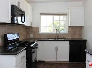 1024 S Castlegate Ave, Compton, CA 90221