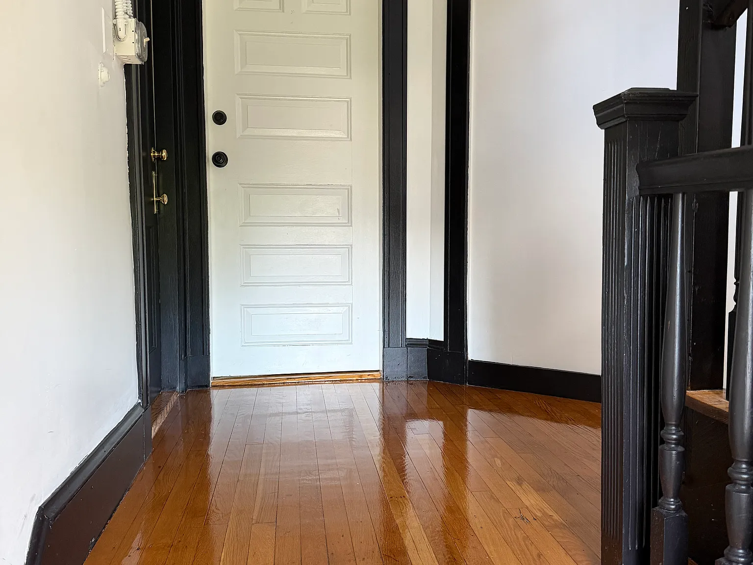 85 Houston Ave — Photo 2