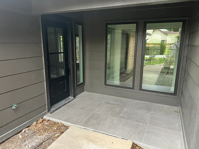 601 N Riverside Dr — Photo 5