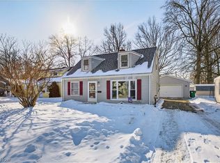 29070 W Willowick Dr, Willowick, OH 44095