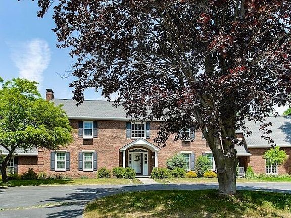 2nd image of 363 Pinewoods Avenue
