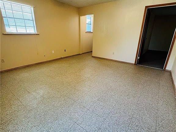 4th image of 3908 Jenica St