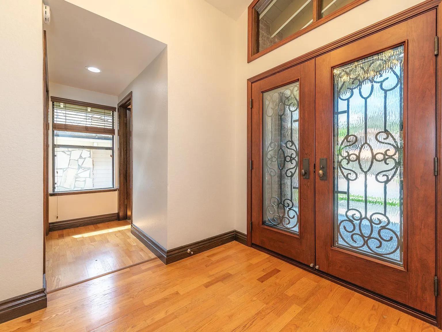 4 bed, 4071 sqft, $7,500 — Photo 4
