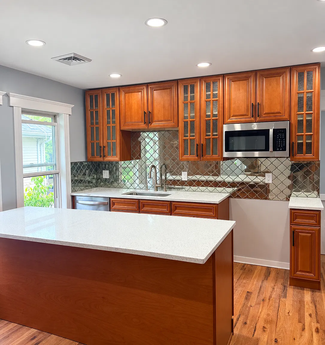 3 bed, 1.5 bath, 1960 sqft, $3,200 — Photo 1