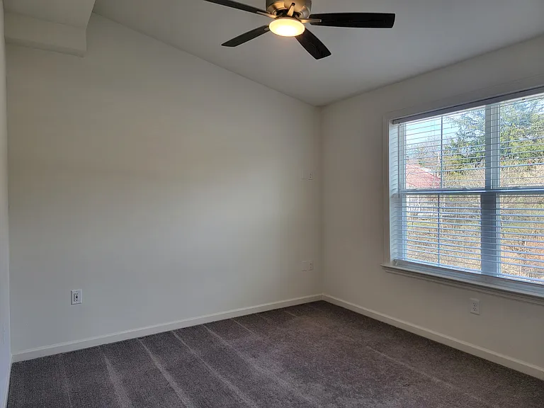 4611 Commerce St #104 — Photo 19