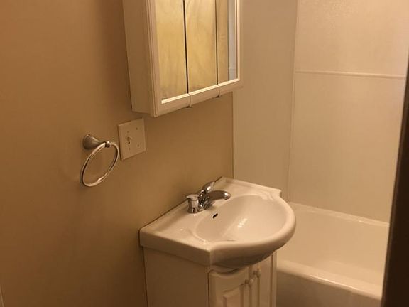 5th image of 205 S 1st St