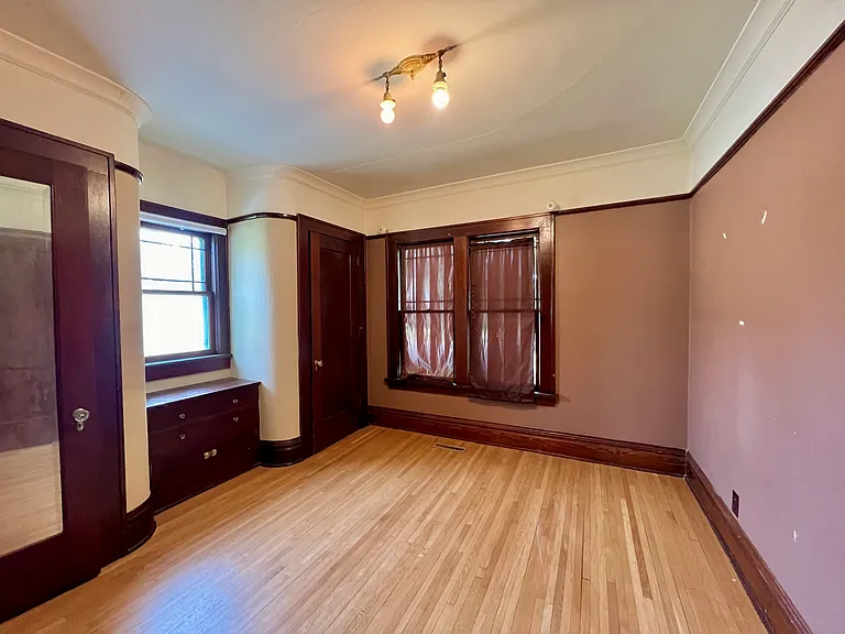 207 S Plum St — Photo 9