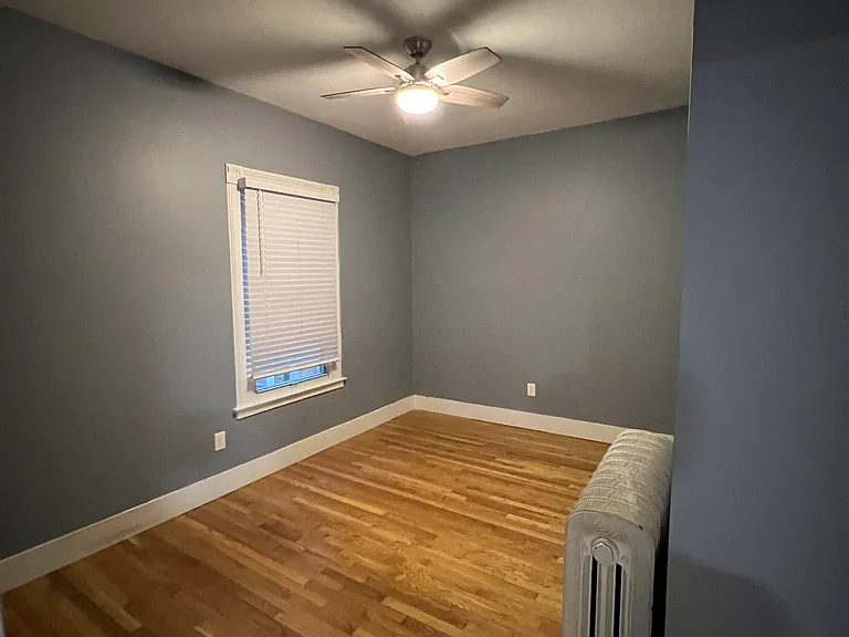 Home office / flex space / could be used as bedroom.
