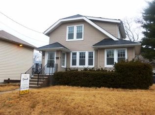 8 Oak St, Hackensack, NJ 07601