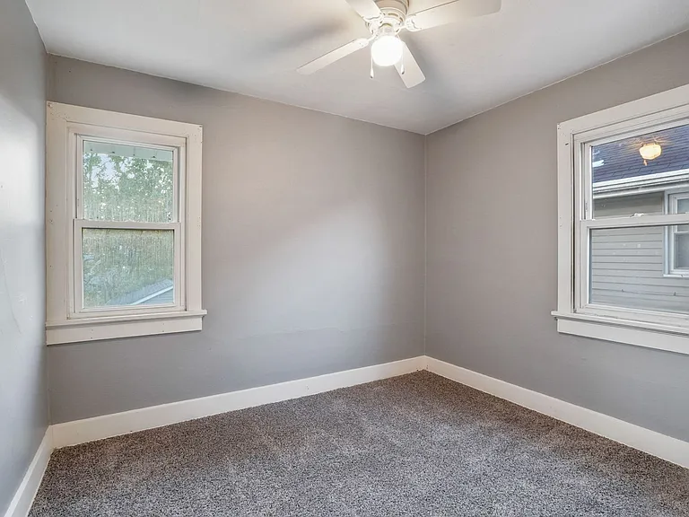 112 Linden Ave — Photo 12