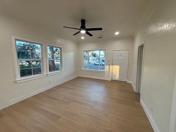 3rd image of 293 Park St