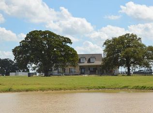 194 Fm 712, Lott, TX 76656