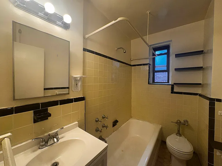 67-87 Booth St #6F — Photo 9