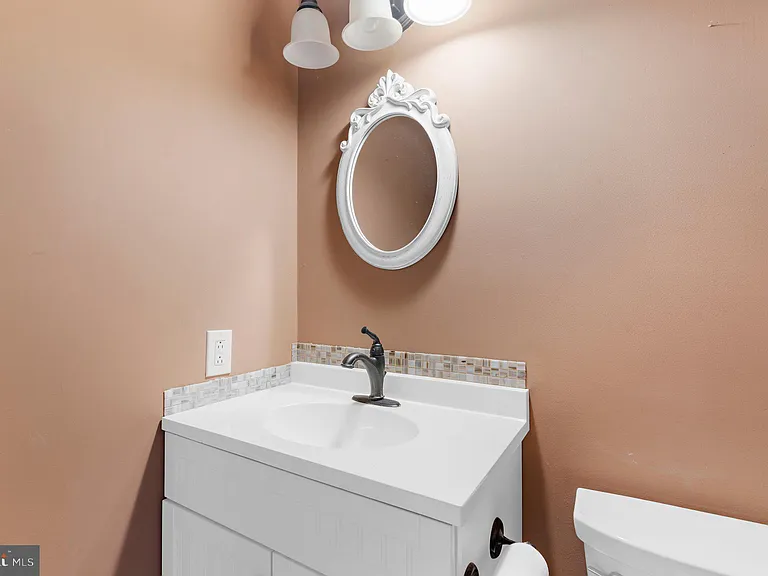 41 Queen Catherine Ct #A — Photo 5