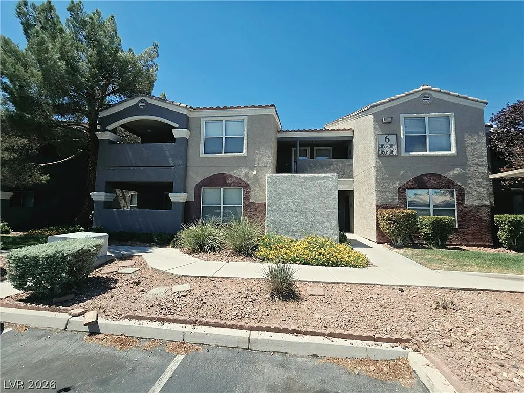 2 bed, 2.0 bath, 1036 sqft, $1,450 — Photo 3