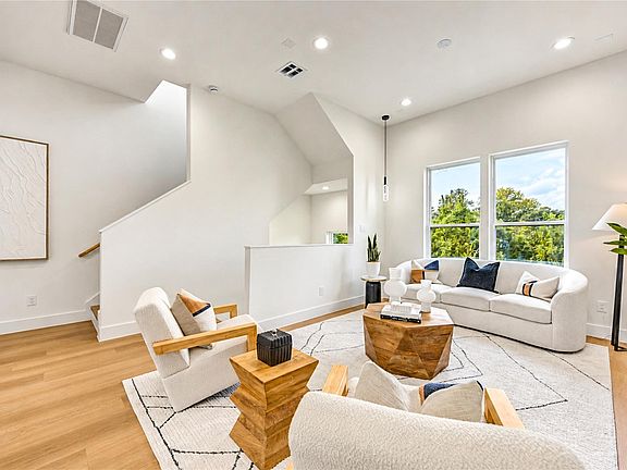 2nd image of 6633-6631 Katarani Dr