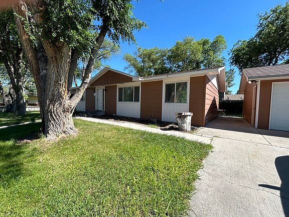 4th image of 805 N Point Cir #B