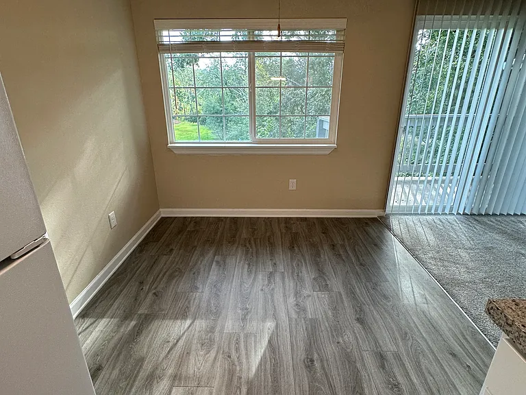 Evanbrook Apartments — Photo 26