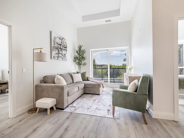 6301 Campeau Dr — Photo 17
