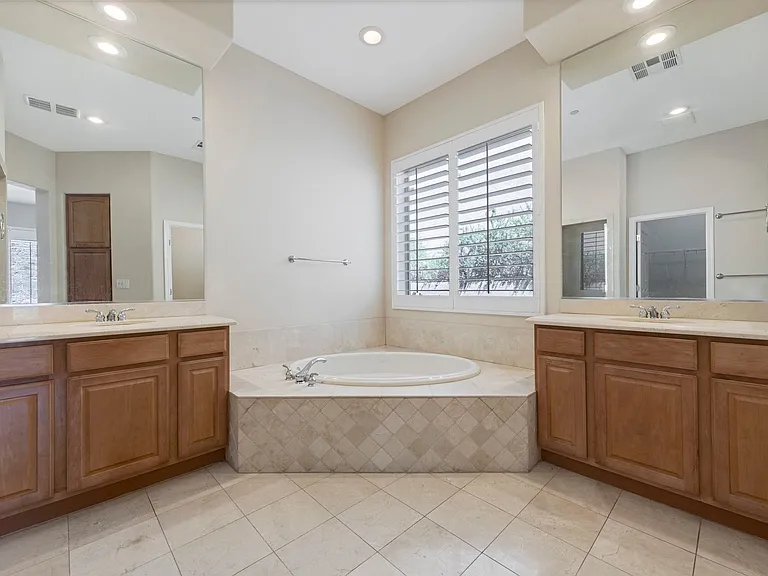 53 Stonemark Dr — Photo 29
