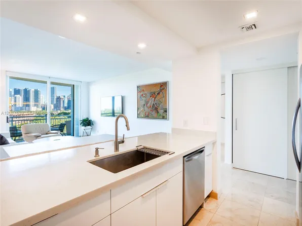 2475 Brickell Ave APT 903, Miami, FL 33129