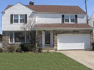 23013 Beachwood Blvd photo 1