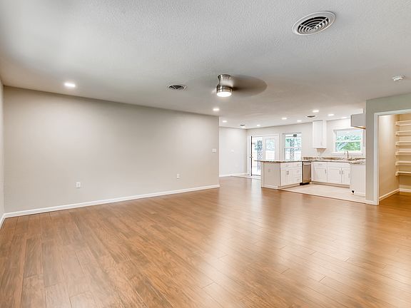 2nd image of 114 Oaklane Dr