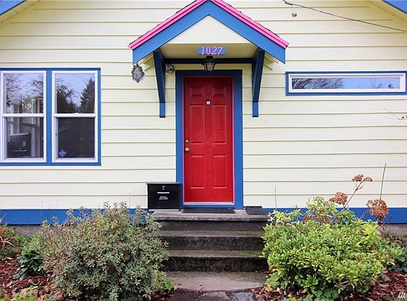 3rd image of 1027 Marion St NE