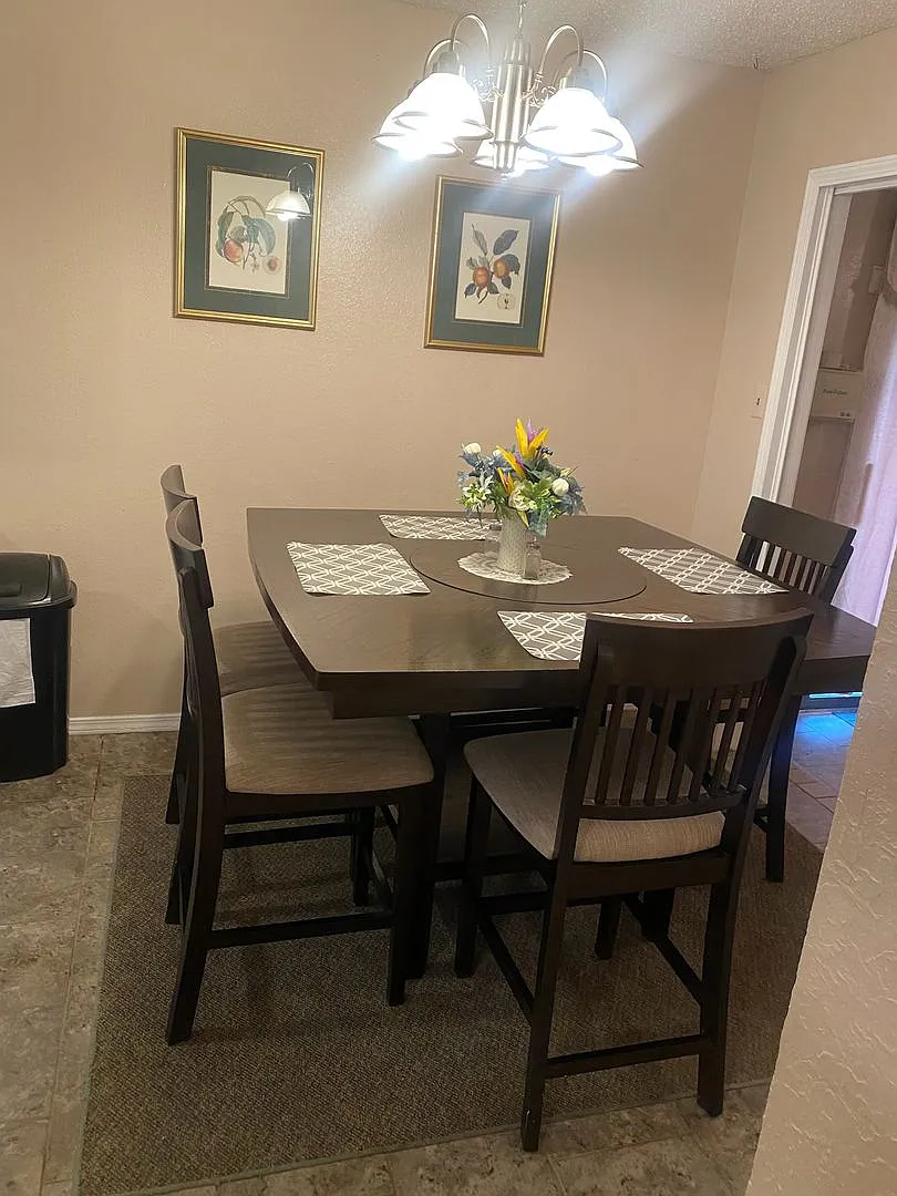 2707 Ne Euclid - Fully Furnished — Photo 4