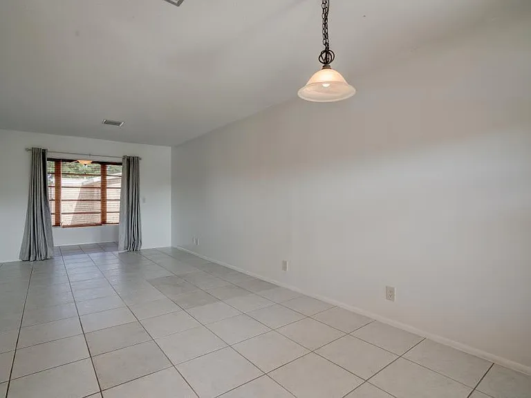 2111 NE 1st Ct #203 — Photo 12