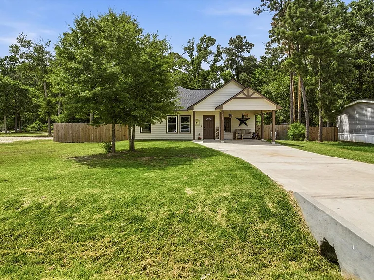 16529 Kingsbury Dr — Photo 3