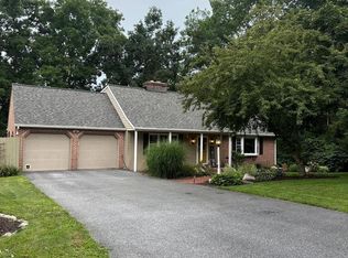 24 Brookwood Dr, Lititz, PA 17543