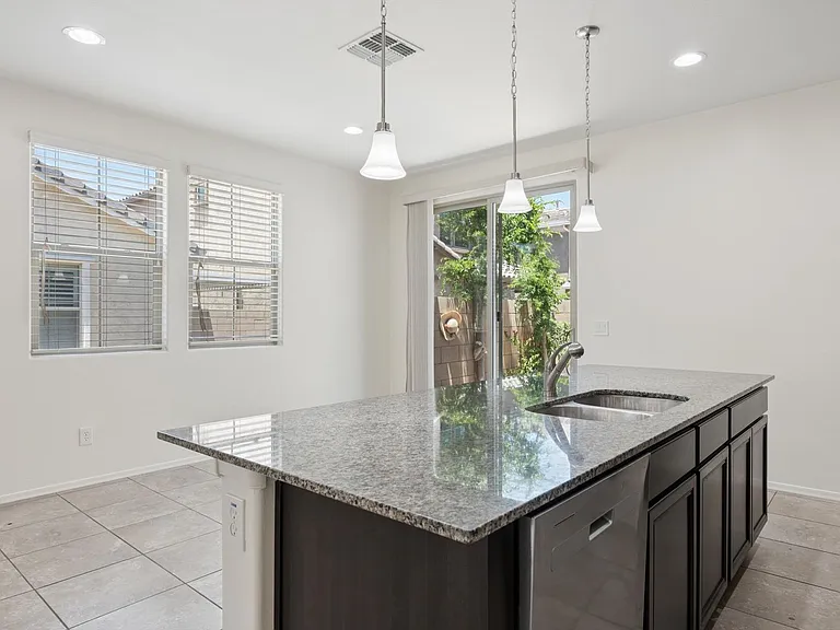 5654 E Butte St — Photo 13