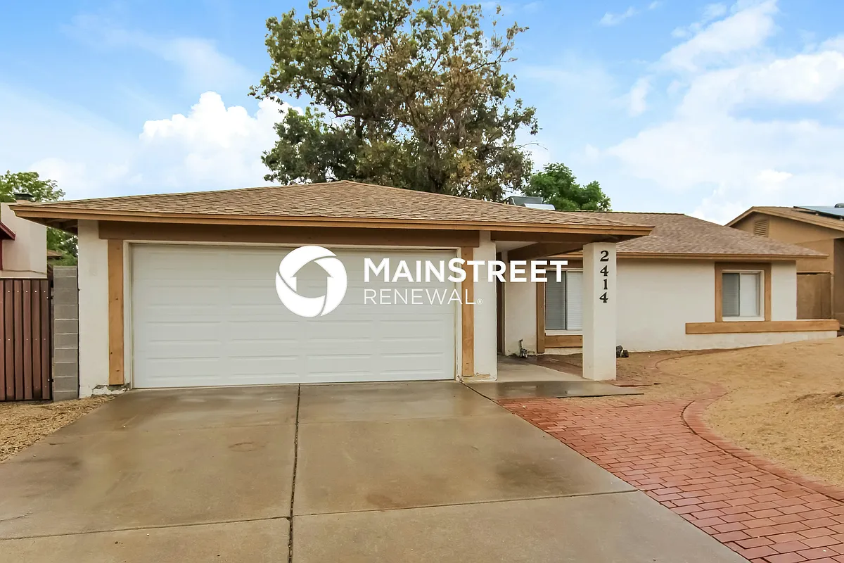 Front View - 2414 W Redfield Rd