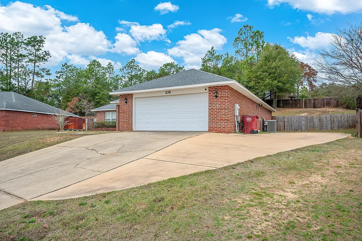 Building Photo - 109 Tranquility Dr